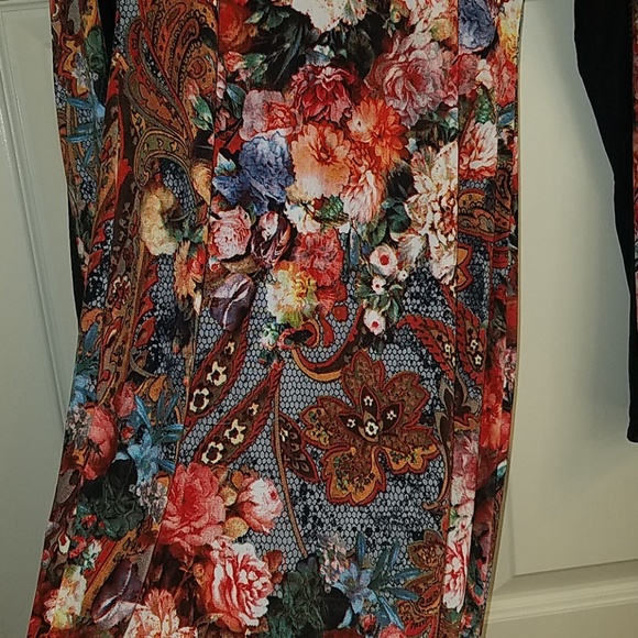 Brand new dress - Picture 3 of 7